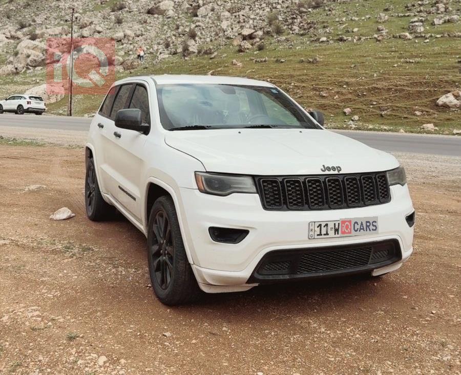 جیپ گراند شیرۆکی